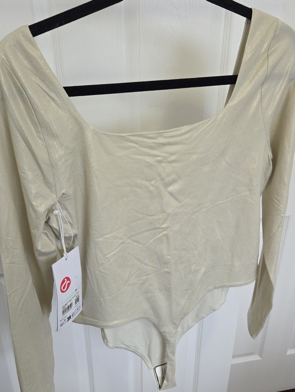 Women’s Long-Sleeve Scoop Neck Bodysuit in Shimmery Cream